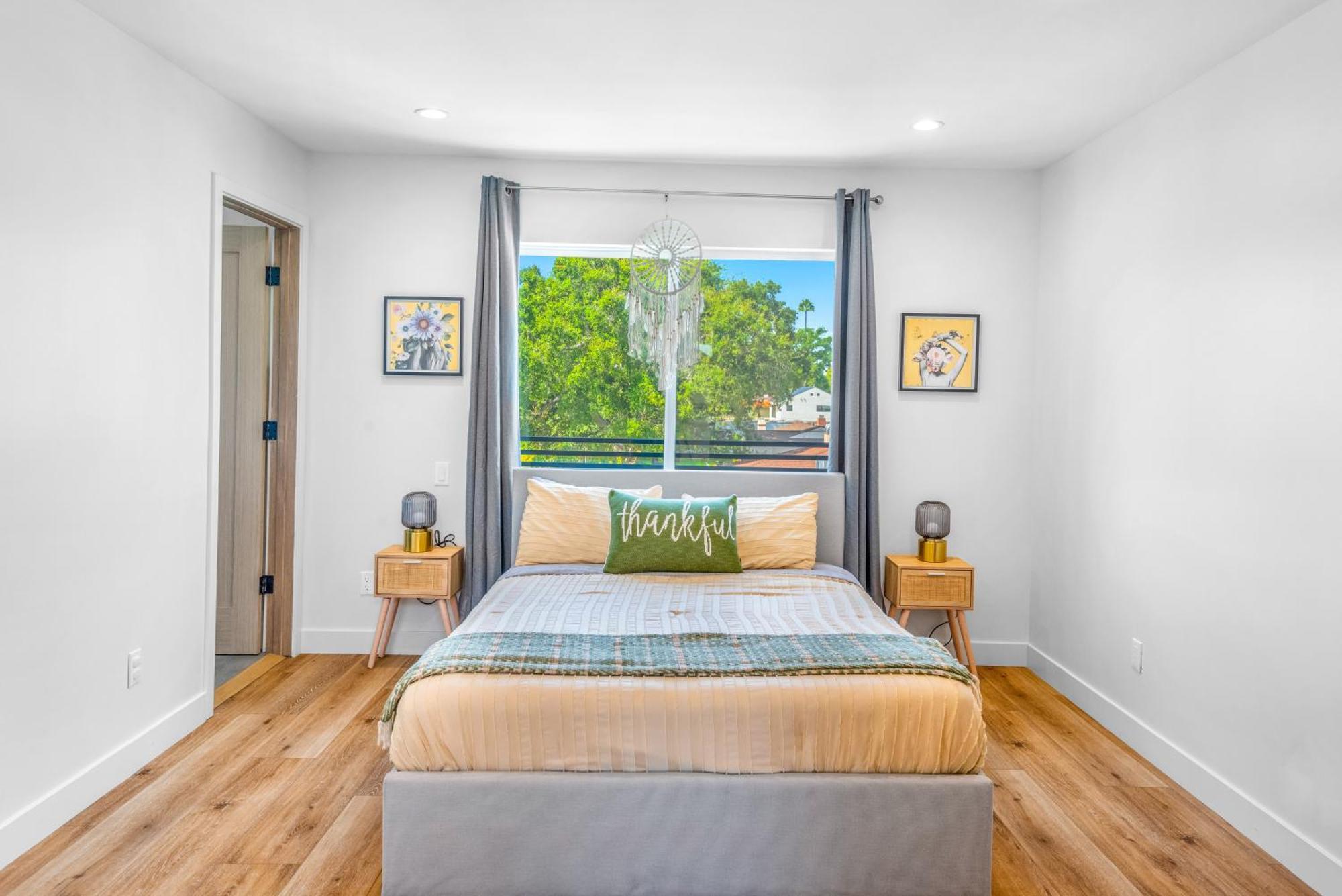 Luxurious Townhome W/3 Master Suites Gated Parking Los Angeles Exterior photo