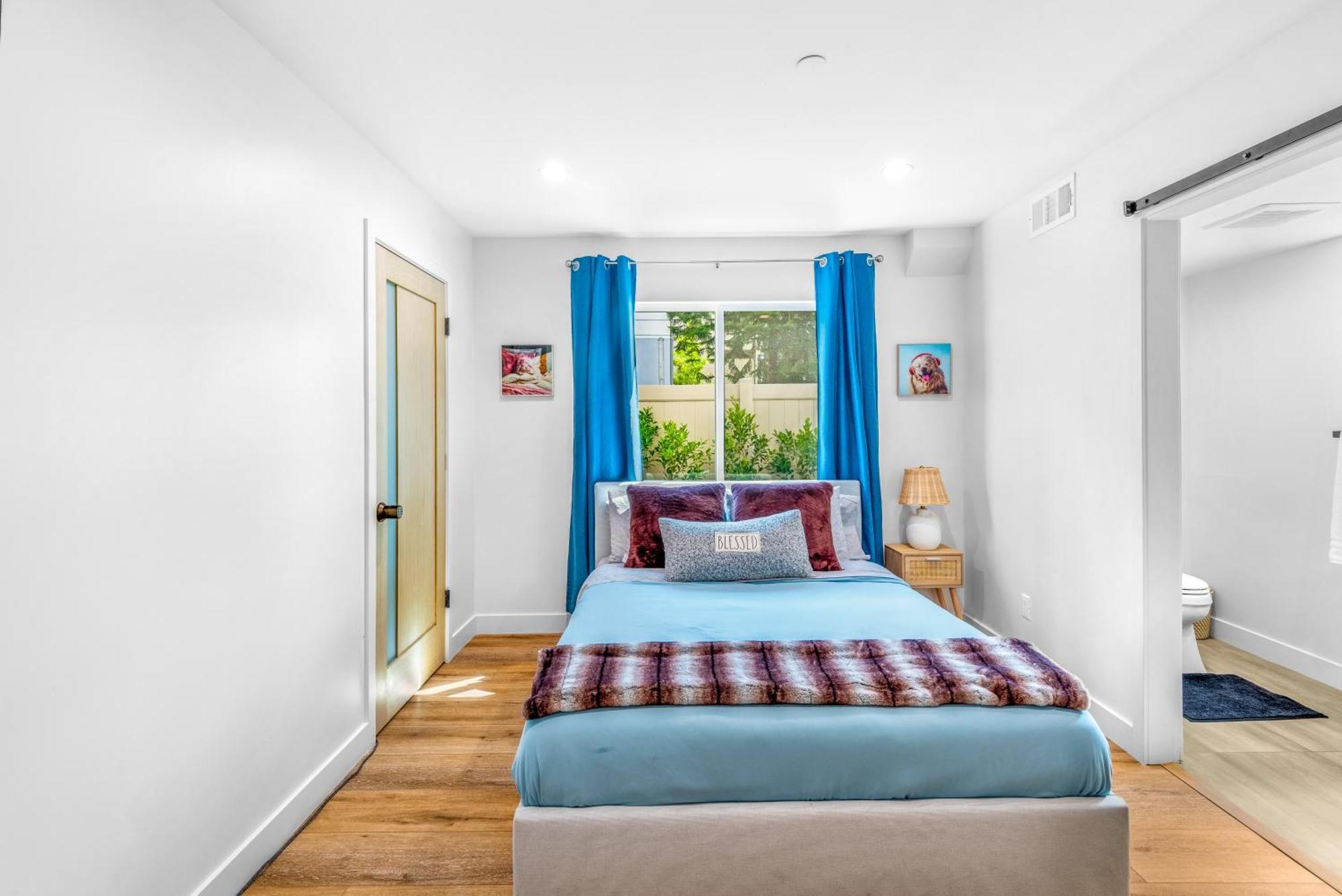 Luxurious Townhome W/3 Master Suites Gated Parking Los Angeles Exterior photo